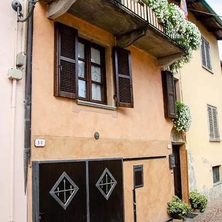 House Antica Dimora Soggiorni In Langa Centro Storico Holiday home La Morra