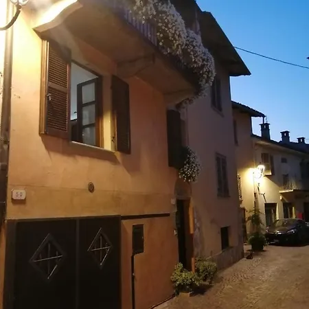 House Antica Dimora Soggiorni In Langa Centro Storico *